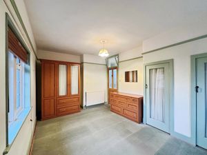 Photo 6- click for photo gallery